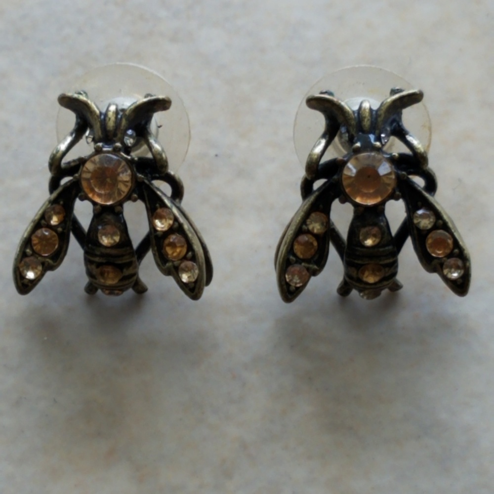 Honey bee stud earrings